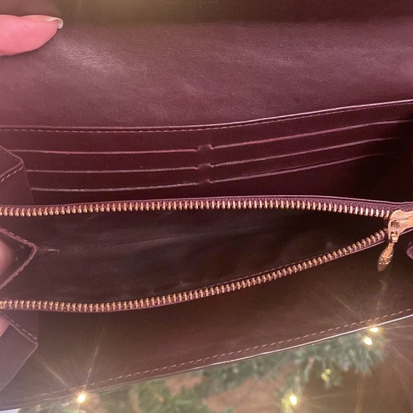 Authentic Louis Vuitton Monogram Vernis Sarah Wallet - Picture 5 of 10